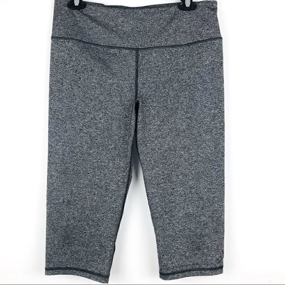 Victoria’s Secret Marled Gray Capri Workout Pants